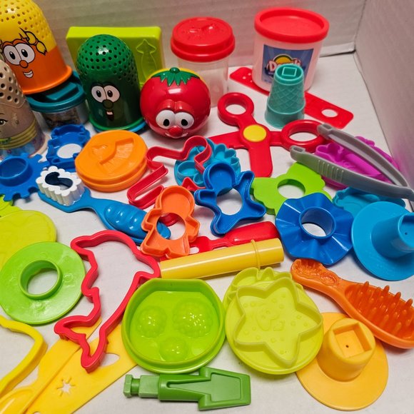 Lot Playdoh Tools Veggie Tales Buzz n Cut Fuzzy  Molding Playset - Picture 4 of 16